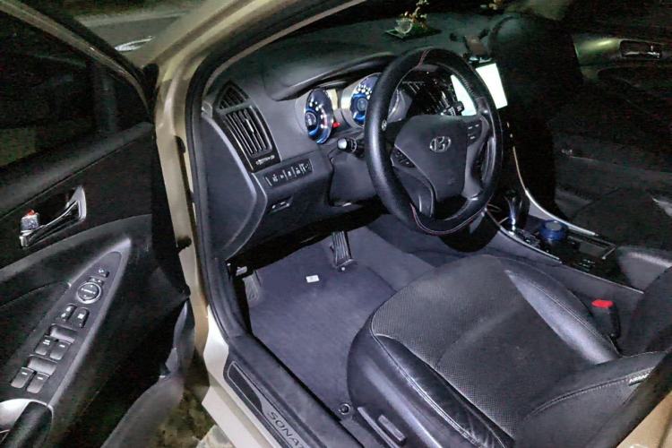 Used Hyundai Sonata 2013 2.4L Automatic Leading Edition China IV Standard Driver Seat