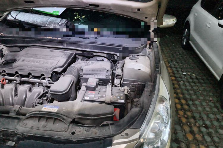 Used Hyundai Sonata 2013 2.4L Automatic Leading Edition China IV Standard Engine Bay Left