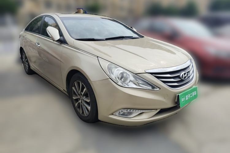 Used Hyundai Sonata 2013 2.0L Automatic Luxury Edition Front Right 45 Deg