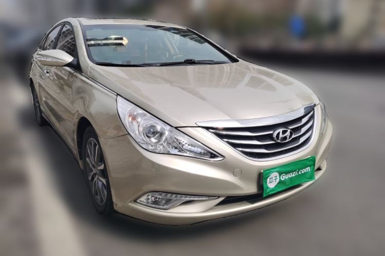 Used Hyundai Sonata 2013 2.0L Automatic Luxury Edition Front Right 45 Deg