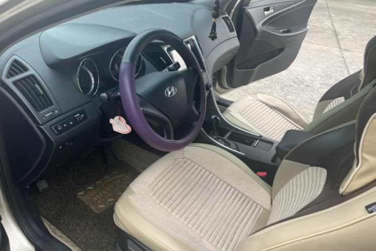 Used Hyundai Sonata 2013 2.0L Automatic Fashion Edition Interior 2