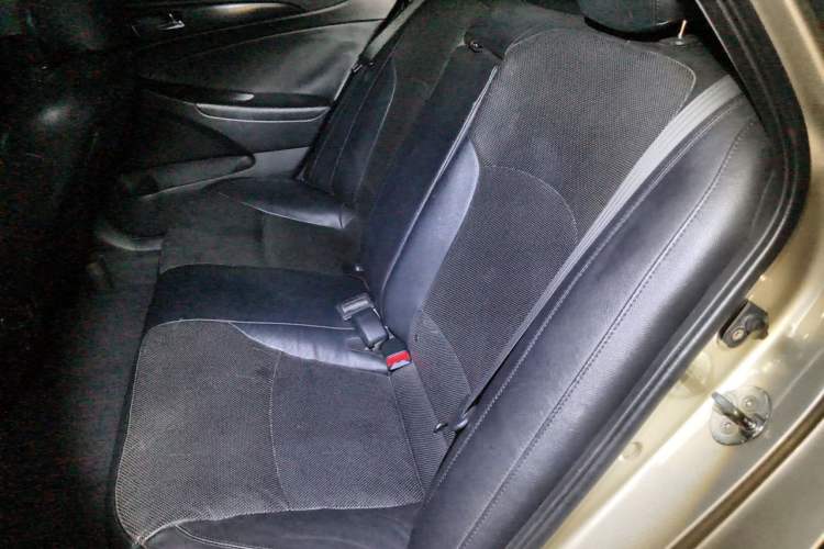 Used Hyundai Sonata 2013 2.4L Automatic Leading Edition China IV Standard Left Rear Seat