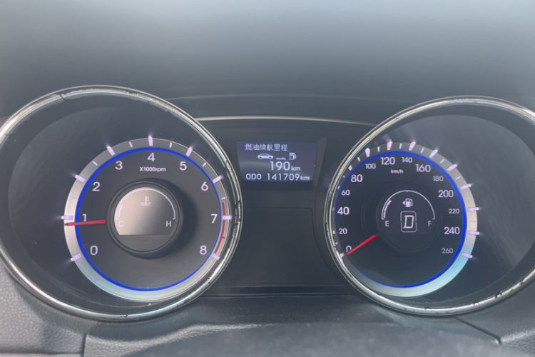 Used Hyundai Sonata 2013 2.0L Automatic Fashion Edition Odometer Close Up