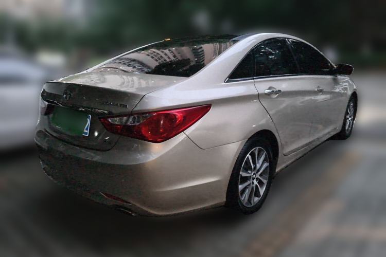 Used Hyundai Sonata 2013 2.4L Automatic Leading Edition China IV Standard Rear Right 45 Deg