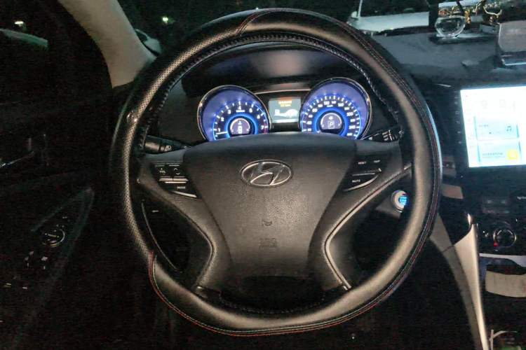 Used Hyundai Sonata 2013 2.4L Automatic Leading Edition China IV Standard Steering Wheel