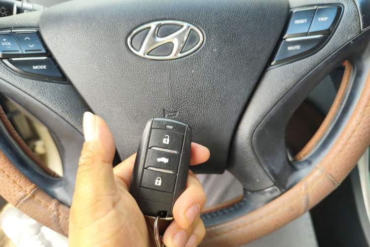 Used Hyundai Sonata 2013 2.0L Automatic Luxury Edition Vehicle Key
