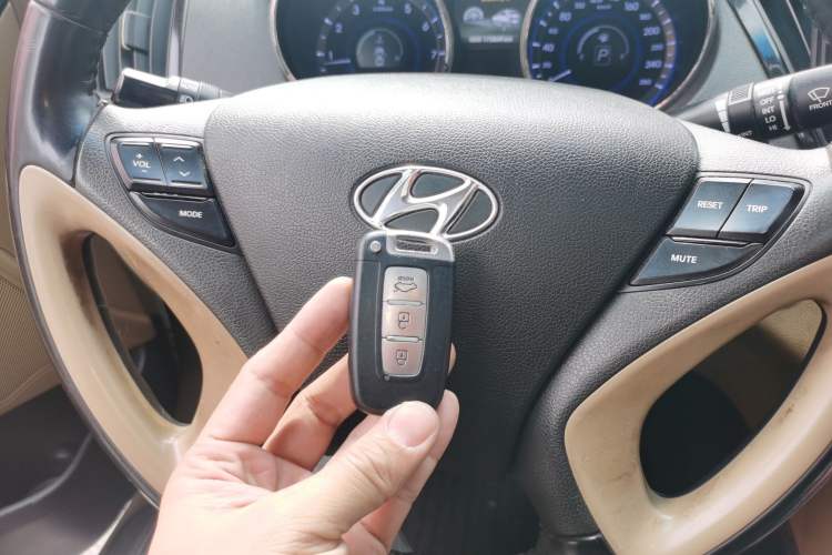 Used Hyundai Sonata 2013 2.0L Automatic Luxury Edition Vehicle Key