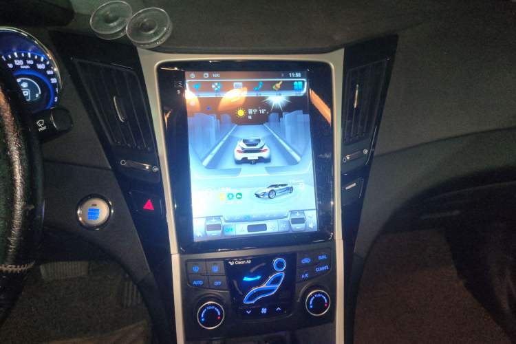 Used Hyundai Sonata 2013 2.4L Automatic Luxury Version China IV Standard Audio And AC Panel