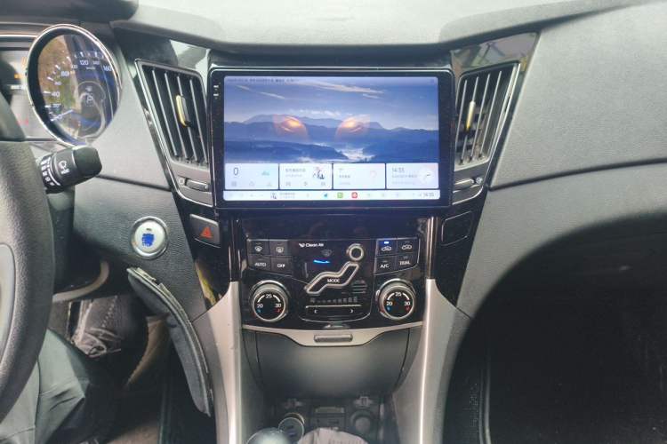 Used Hyundai Sonata 2013 2.0L Automatic Prestige Edition Audio And AC Panel