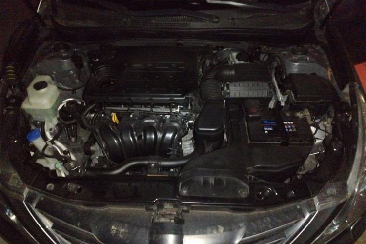 Used Hyundai Sonata 2013 2.4L Automatic Luxury Version China IV Standard Engine Bay