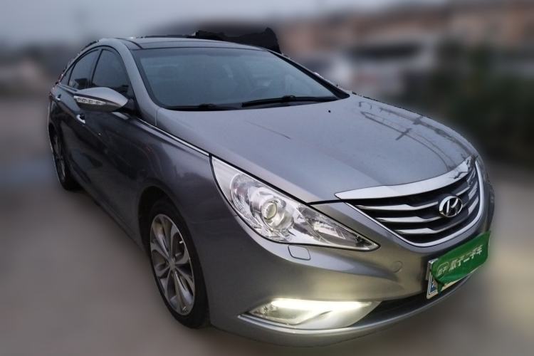 Used Hyundai Sonata 2013 2.4L Automatic Luxury Version China IV Standard Front Right 45 Deg