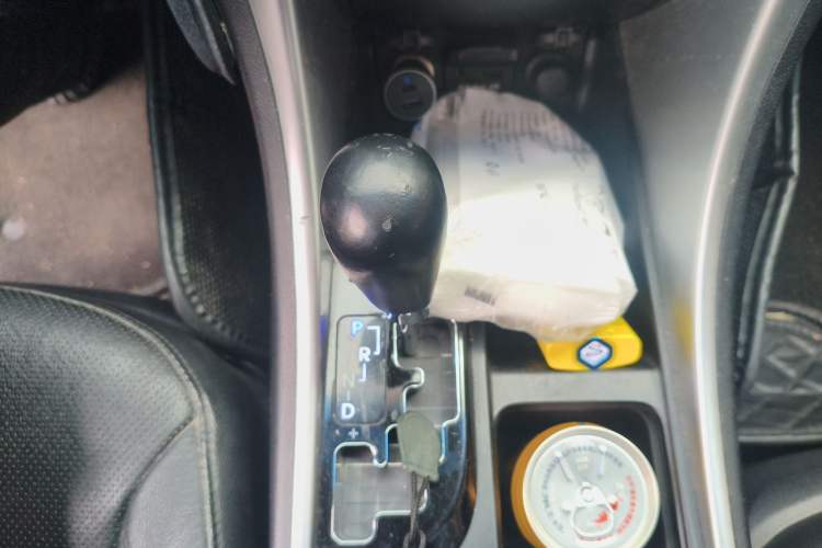 Used Hyundai Sonata 2013 2.0L Automatic Prestige Edition Gear Lever