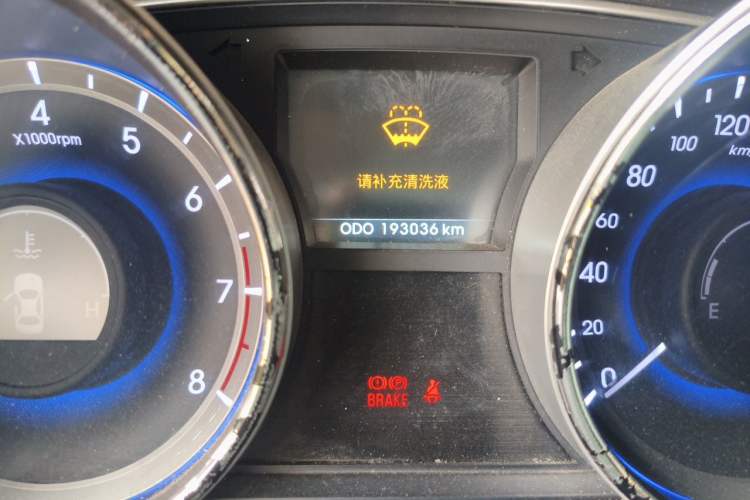 Used Hyundai Sonata 2013 2.0L Automatic Prestige Edition Odometer Close Up