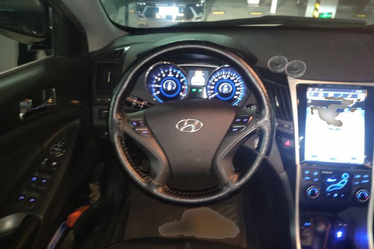 Used Hyundai Sonata 2013 2.4L Automatic Luxury Version China IV Standard Steering Wheel