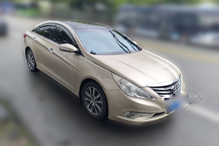 Used Hyundai Sonata 2013 2.0L Automatic Luxury Edition Front Right 45 Deg