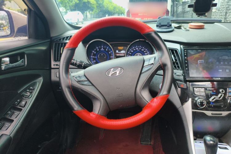 Used Hyundai Sonata 2013 2.0L Automatic Luxury Edition Steering Wheel