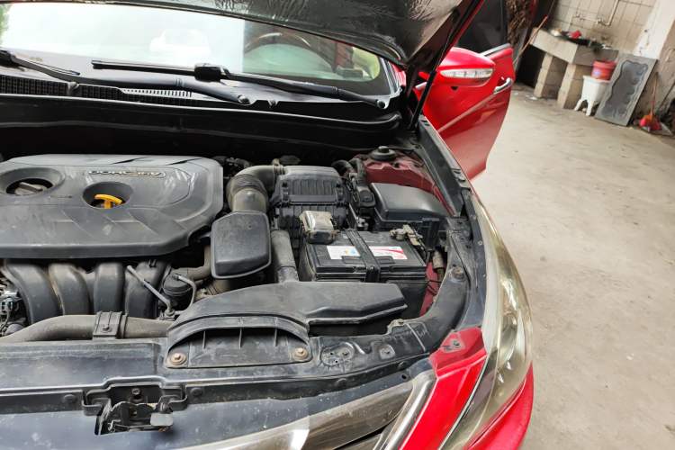 Used Hyundai Sonata 2013 2.0L Automatic Supreme Edition Engine Bay Left