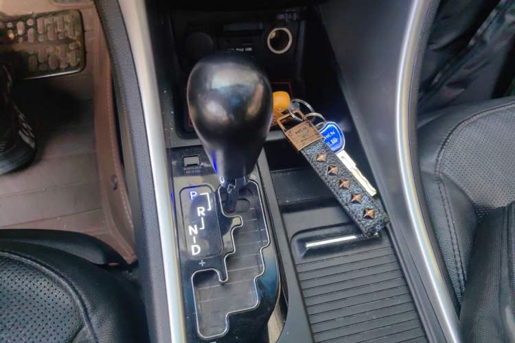 Used Hyundai Sonata 2013 2.0L Automatic Prestige Edition Gear Lever