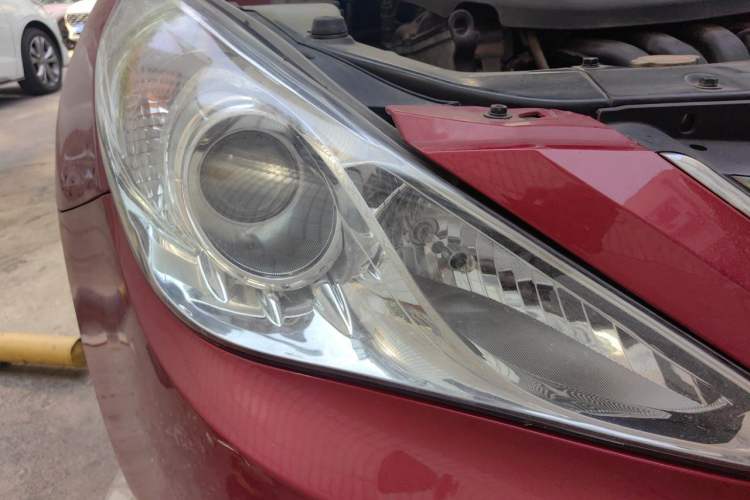 Used Hyundai Sonata 2013 2.0L Automatic Prestige Edition Right Front Headlight