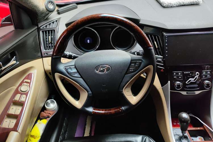 Used Hyundai Sonata 2013 2.0L Automatic Supreme Edition Steering Wheel