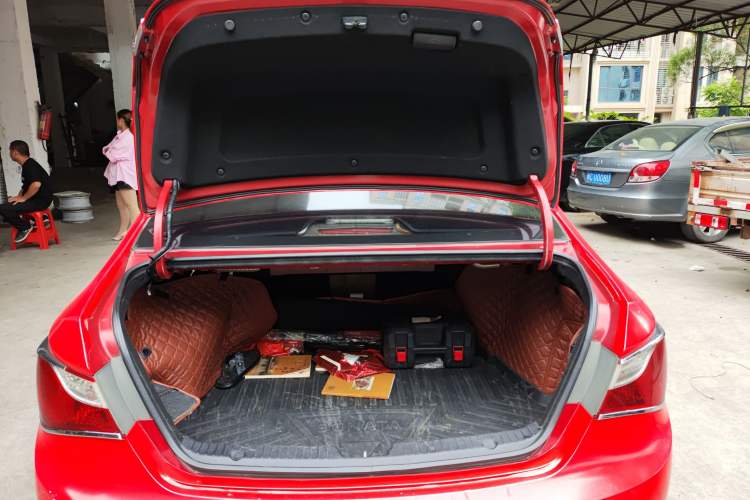 Used Hyundai Sonata 2013 2.0L Automatic Supreme Edition Trunk