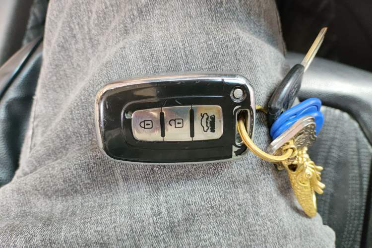 Used Hyundai Sonata 2013 2.0L Automatic Supreme Edition Vehicle Key