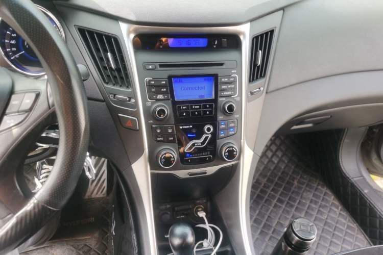 Used Hyundai Sonata 2013 2.0L Automatic Leading Edition Audio And AC Panel