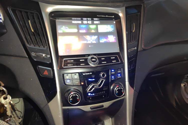 Used Hyundai Sonata 2013 2.0L Automatic Leading Edition Audio And AC Panel