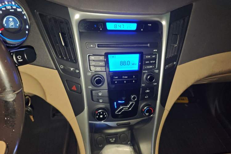 Used Hyundai Sonata 2013 2.0L Automatic Fashion Edition Audio And AC Panel