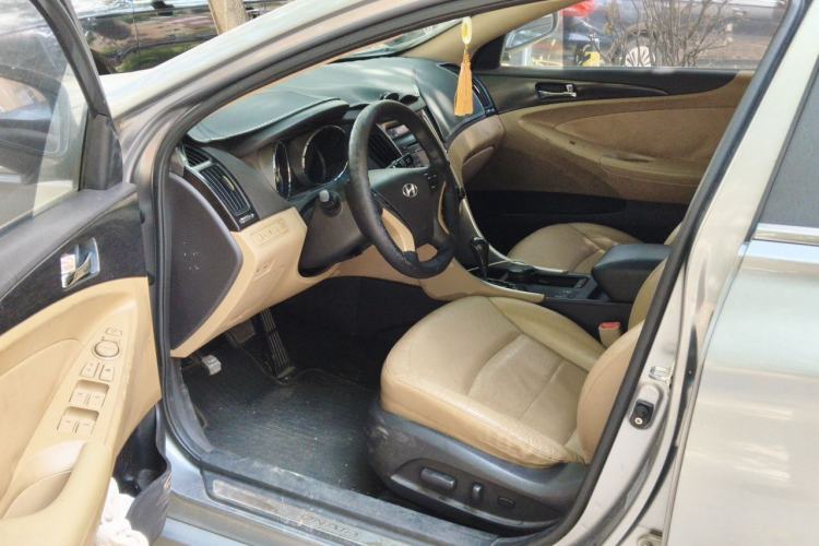 Used Hyundai Sonata 2013 2.0L Automatic Luxury Edition Driver Seat