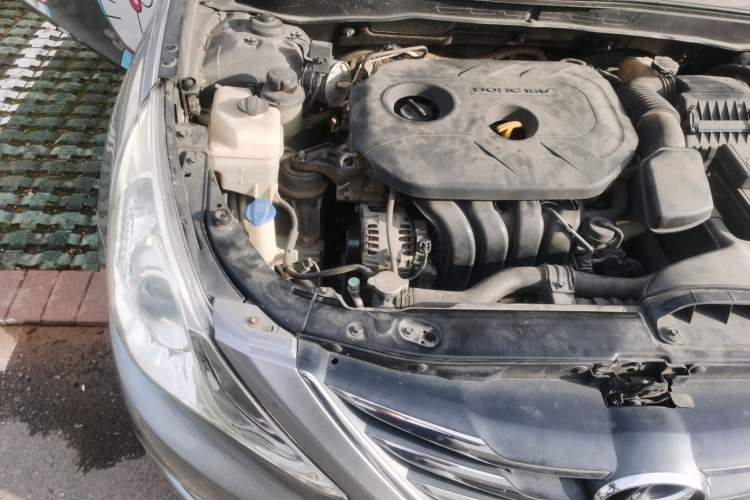 Used Hyundai Sonata 2013 2.0L Automatic Leading Edition Engine Bay Right