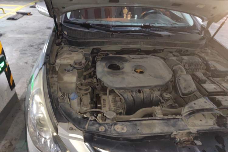 Used Hyundai Sonata 2013 2.0L Automatic Leading Edition Engine Bay Right