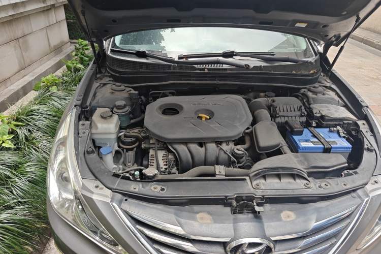 Used Hyundai Sonata 2013 2.0L Automatic Luxury Edition Engine Bay Right