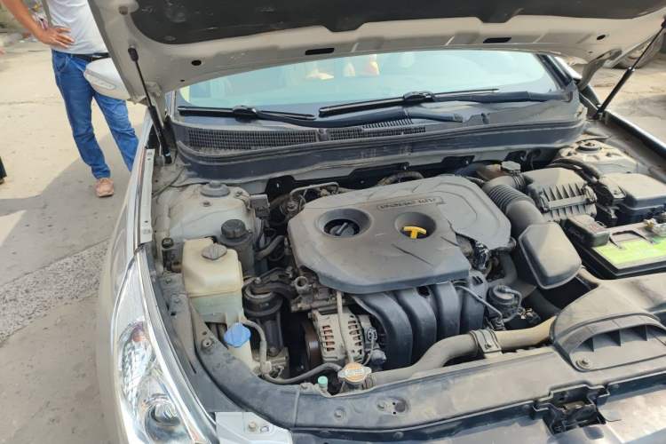 Used Hyundai Sonata 2013 2.0L Automatic Leading Edition Engine Bay Right