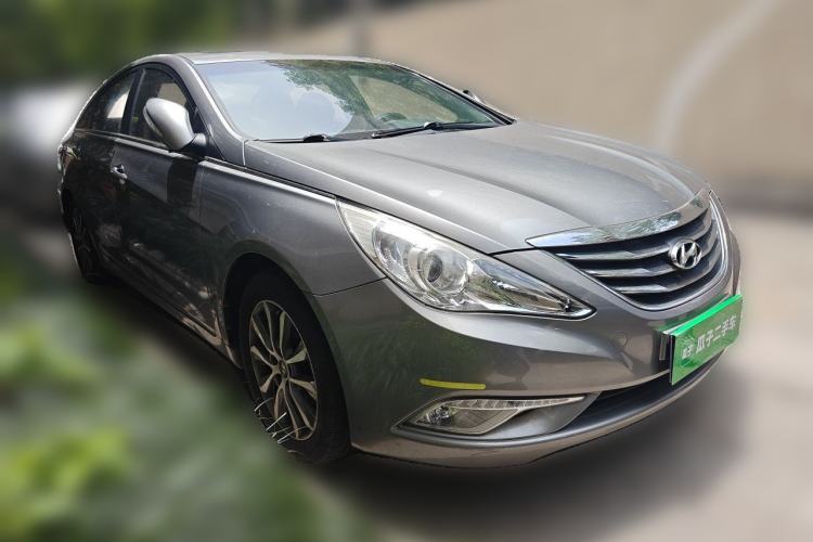 Used Hyundai Sonata 2013 2.0L Automatic Luxury Edition Front Right 45 Deg