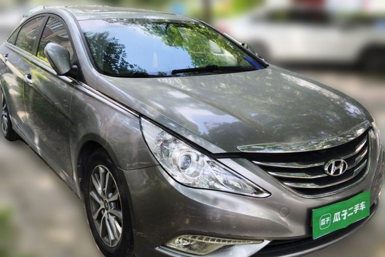 Used Hyundai Sonata 2013 2.0L Automatic Luxury Edition Front Right 45 Deg