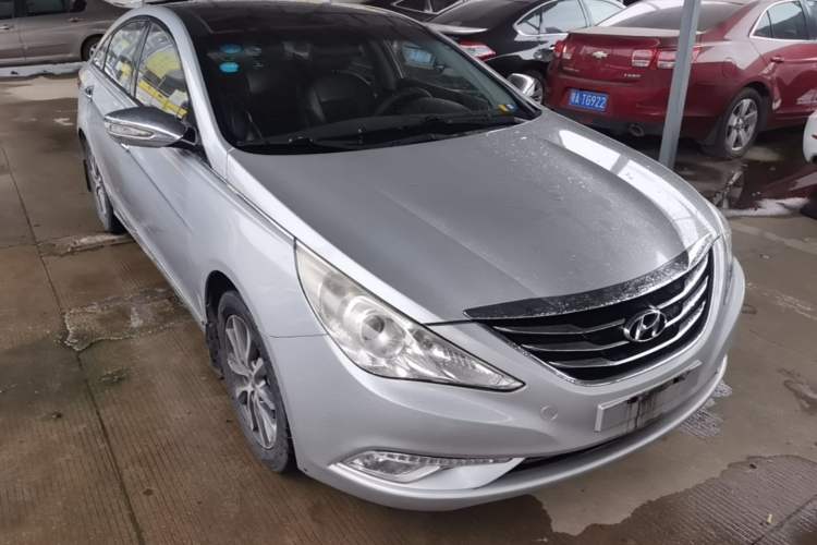 Used Hyundai Sonata 2013 2.0L Automatic Leading Edition Front Right 45 Deg