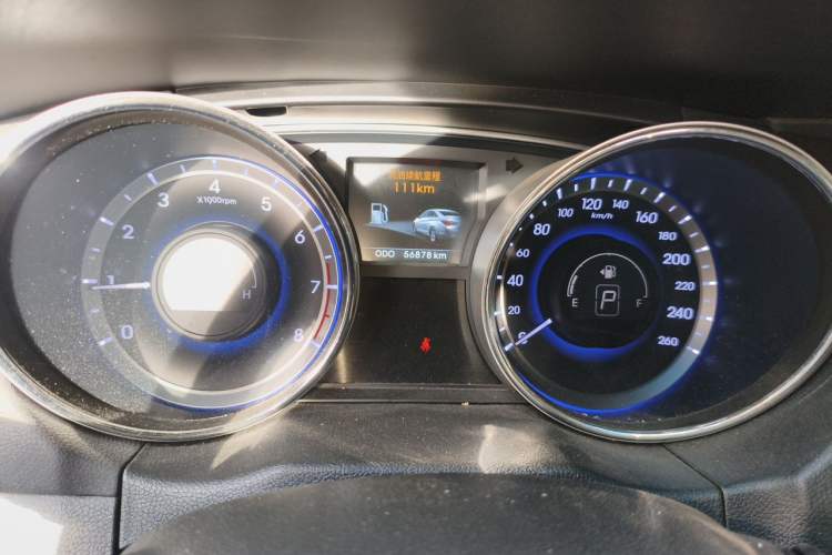 Used Hyundai Sonata 2013 2.0L Automatic Prestige Edition Odometer Close Up