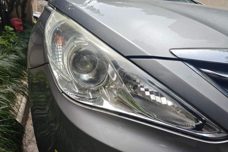 Used Hyundai Sonata 2013 2.0L Automatic Luxury Edition Right Front Headlight