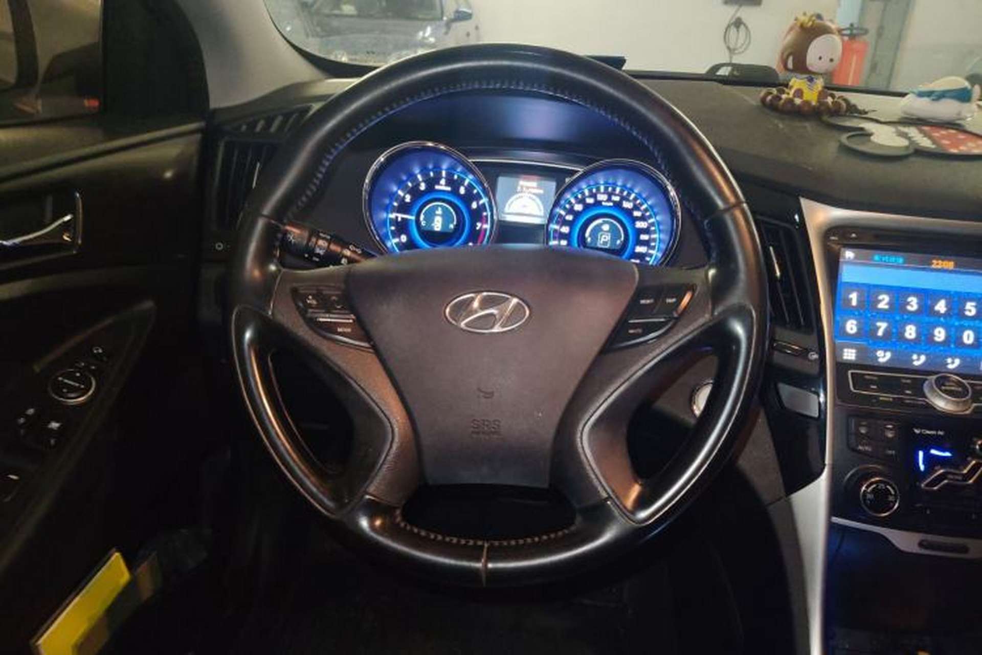 Used Hyundai Sonata 2013 2.0L Automatic Luxury Edition Steering Wheel