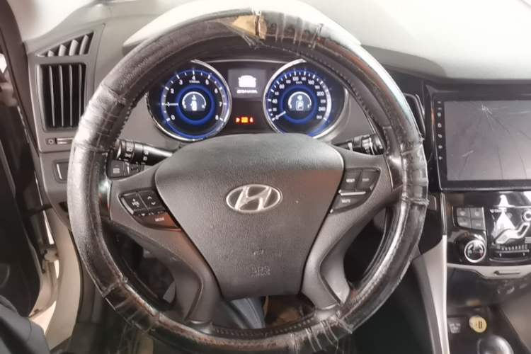 Used Hyundai Sonata 2013 2.0L Automatic Leading Edition Steering Wheel