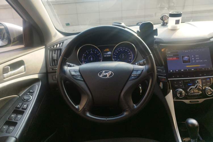 Used Hyundai Sonata 2013 2.0L Automatic Leading Edition Steering Wheel