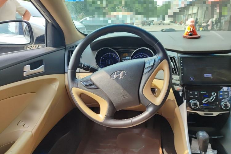Used Hyundai Sonata 2013 2.0L Automatic Leading Edition Steering Wheel