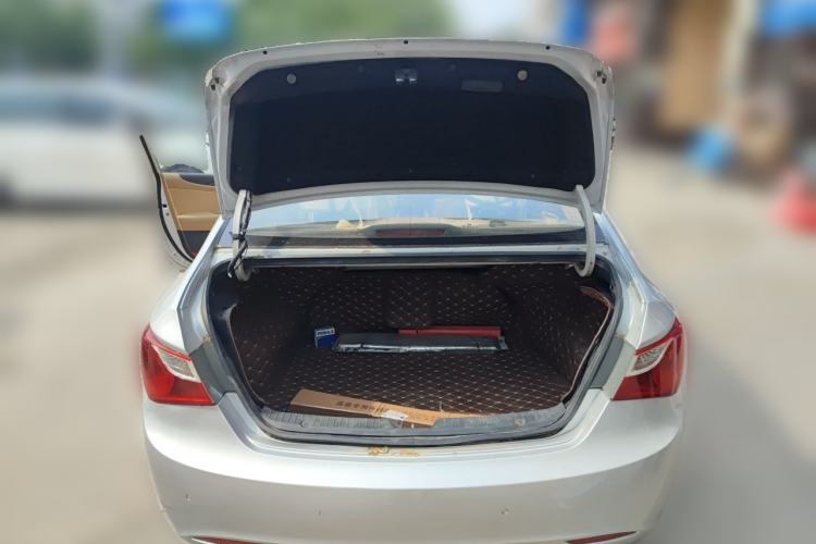 Used Hyundai Sonata 2013 2.0L Automatic Leading Edition Trunk