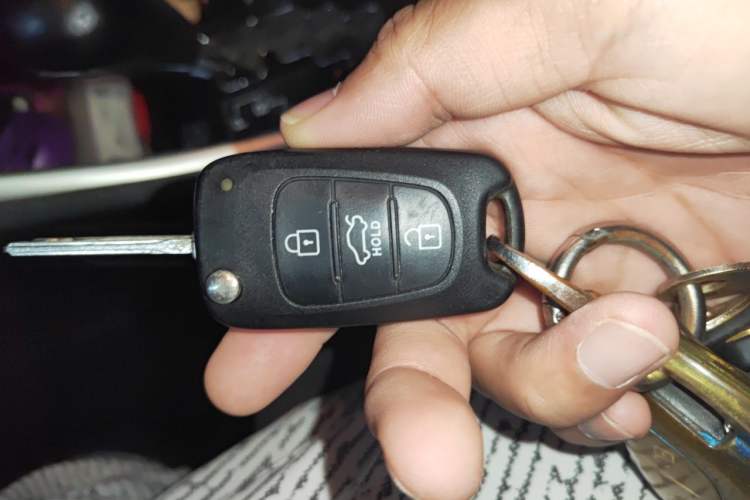 Used Hyundai Sonata 2013 2.0L Automatic Leading Edition Vehicle Key