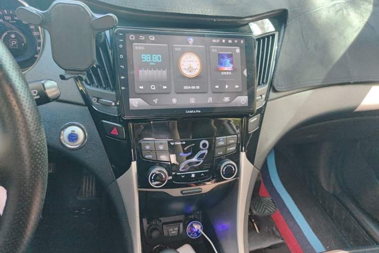 Used Hyundai Sonata 2013 2.0L Automatic Prestige Edition Audio And AC Panel