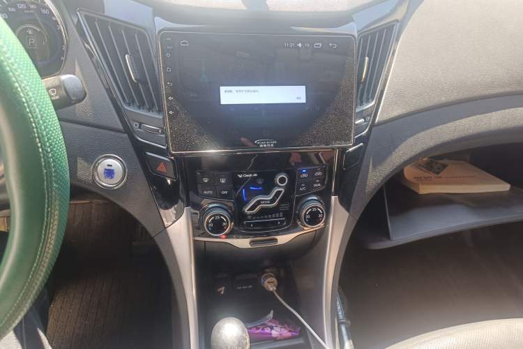 Used Hyundai Sonata 2013 2.0L Automatic Luxury Edition Audio And AC Panel