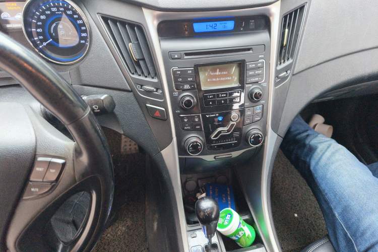 Used Hyundai Sonata 2013 2.0L Automatic Leading Edition Audio And AC Panel
