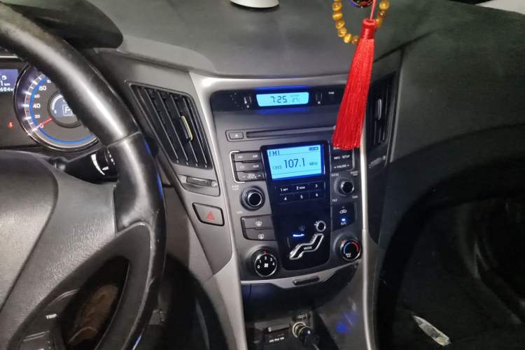 Used Hyundai Sonata 2013 2.0L Automatic Fashion Edition Audio And AC Panel