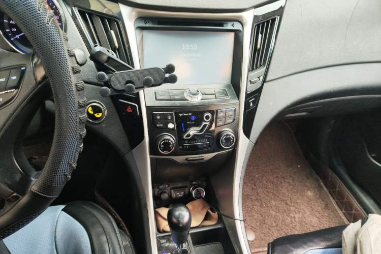 Used Hyundai Sonata 2013 2.4L Automatic Leading Edition China IV Standard Audio And AC Panel